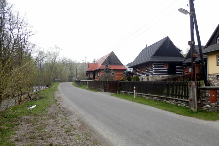 Zrubové drevenice v Osturni
